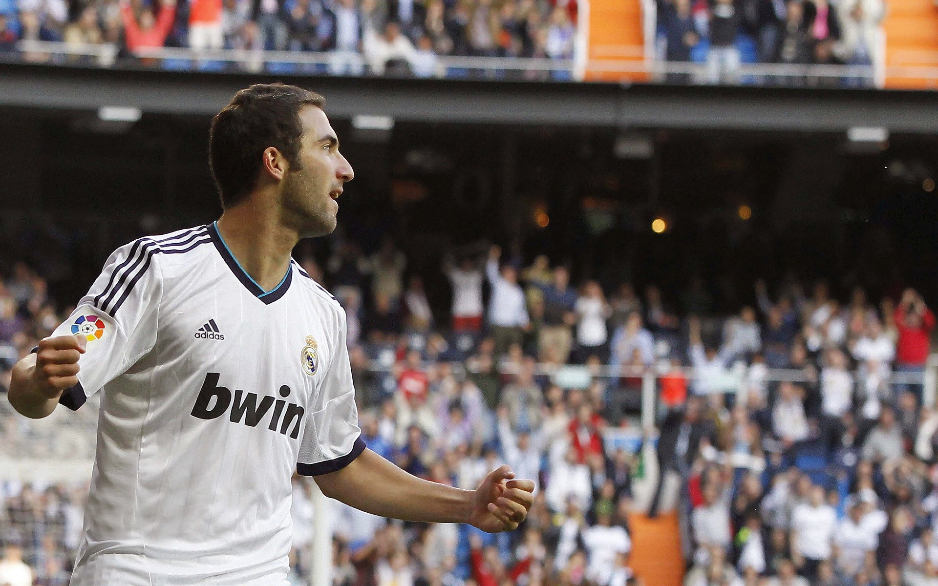 字母哥意外战胜尤文图斯，出色防守引爆全场！赢得满堂喝彩